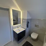 Juwel Im Pott-zentral-100 Qm-stellplatz-balkon-kamin Apartman