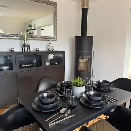 Juwel Im Pott-zentral-100 Qm-stellplatz-balkon-kamin * Dortmund