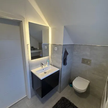 Juwel Im Pott-zentral-100 Qm-stellplatz-balkon-kamin Apartmán